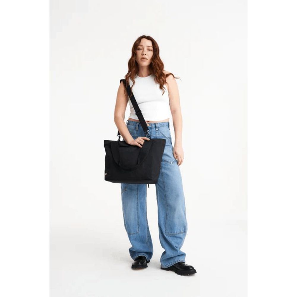 NWT BEIS Beisics Tote in Black - Picture 7 of 9